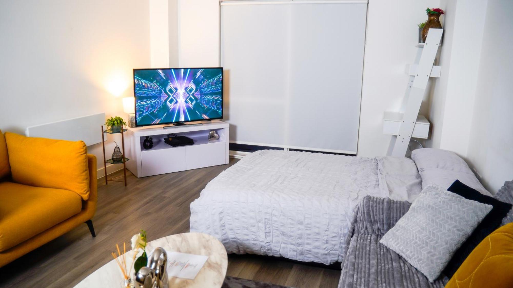 Manchester City Centre Apt With Balcony & Free Parking - Including Free 1-Hour Early Check-In For Bookings In June, Justeat Voucher For 2-Night Stays Minimum! Exterior photo
